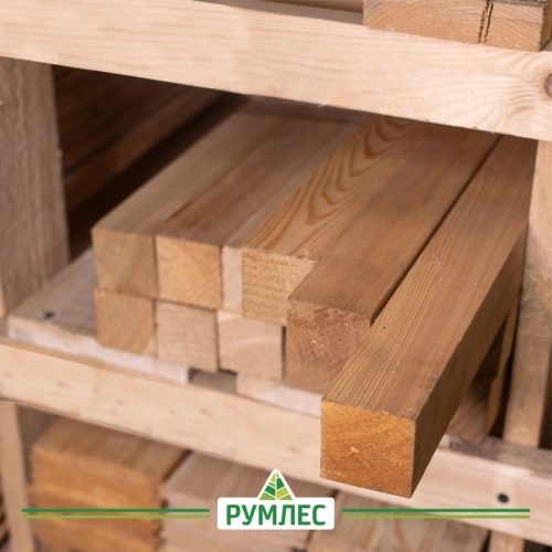 картинка Брусок строганый 45*45*3000мм сорт АВ лиственница от магазина Румлес