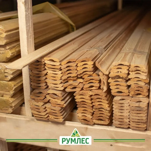 картинка Плинтус фигурный 55*3000мм сосна сорт Экстра от магазина Румлес