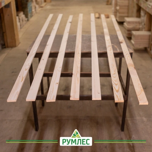 картинка Брусок строганый камерной сушки 10*40*2000мм сорт АВ ель/сосна от магазина Румлес