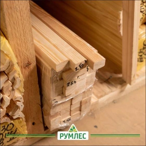 картинка Рейка сращенная для декора стен 20*30*3000мм сосна сорт Экстра (с фаской R5 на углах) от магазина Румлес