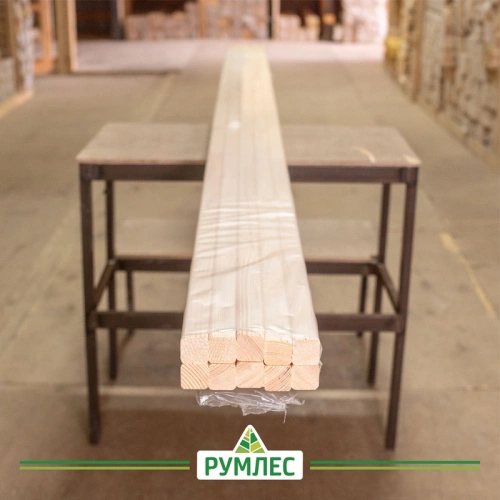 картинка Рейка сращенная для декора стен 20*20*2500мм сосна сорт Экстра (с фаской R5 на углах) от магазина Румлес