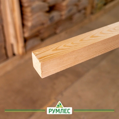 картинка Брусок строганый 45*45*3000мм сорт АВ лиственница от магазина Румлес