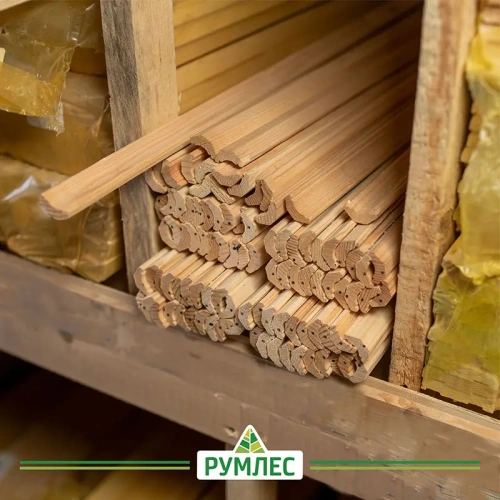 картинка Плинтус фигурный 30*3000мм сосна сорт Экстра от магазина Румлес