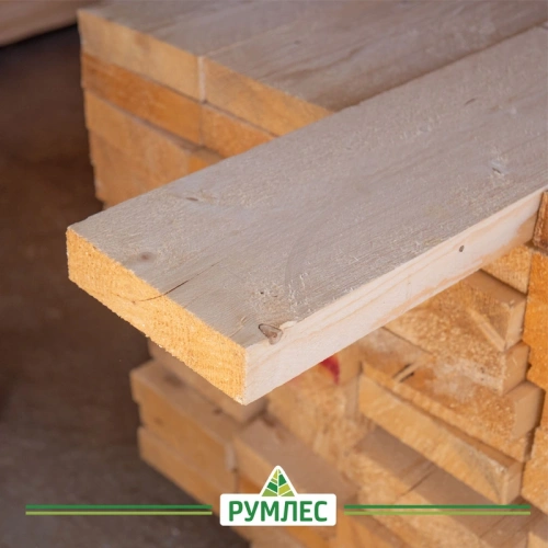 картинка Доска обрезная камерной сушки 50*200*6000мм ель/сосна 1-2 сорт дисковый распил (10-18%) от магазина Румлес