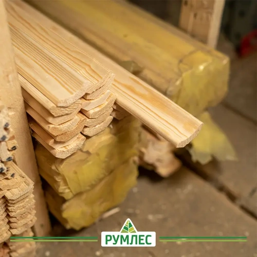 картинка Плинтус лодочка 40*2500мм сосна сорт Экстра от магазина Румлес